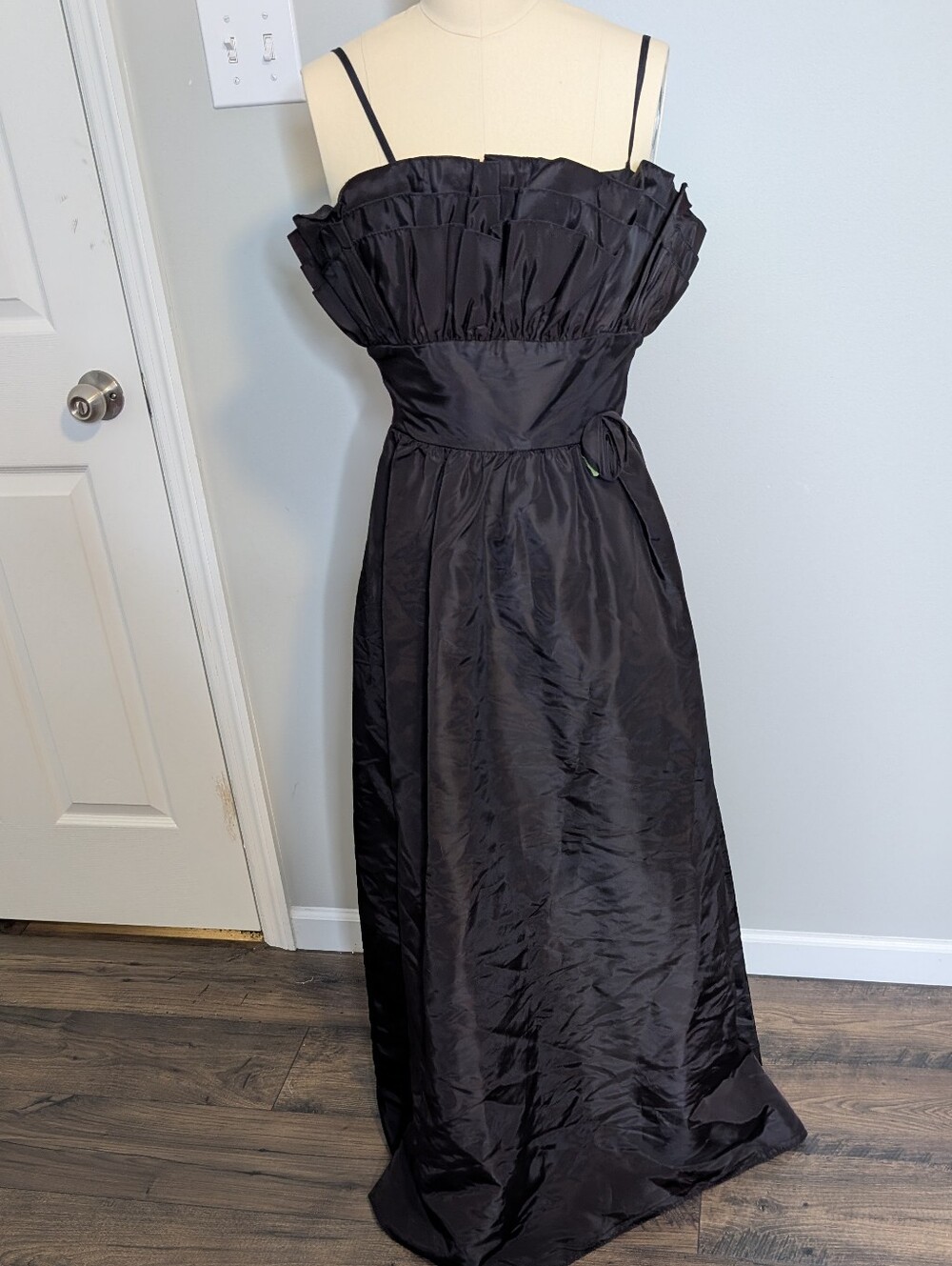 Flirtations Alfred Angelo 1980s Black Ruffle-Top Maxi Dress Faux Rosette Size 6